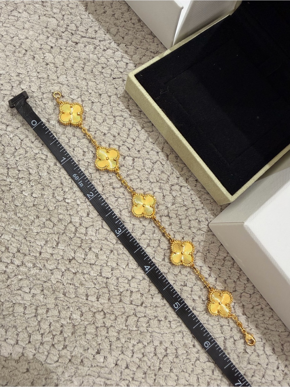 Gold Four-Flower Link Bracelet - Women's Jewelry